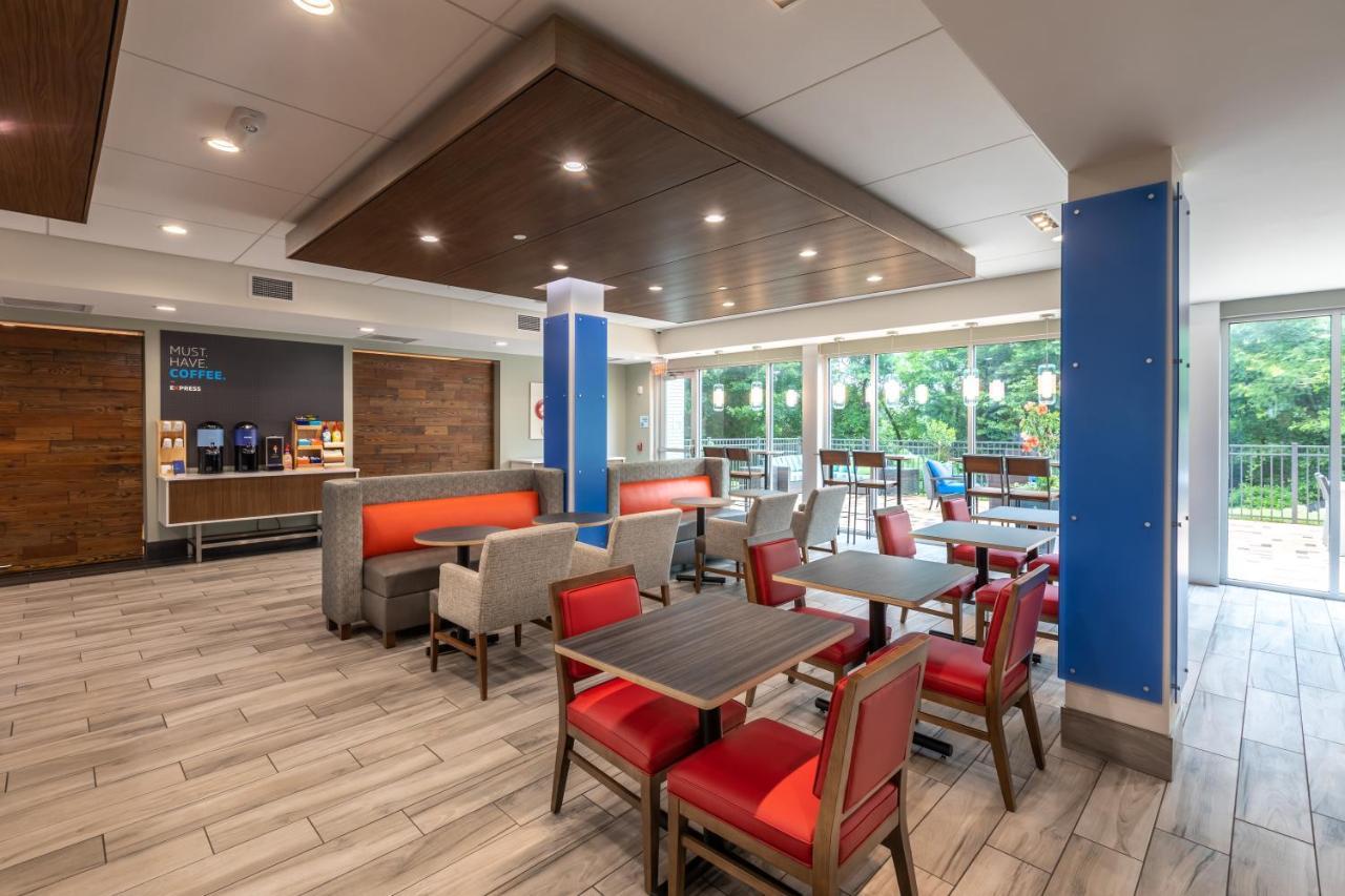 Holiday Inn Express & Suites Greenville S - Piedmont By Ihg Екстериор снимка